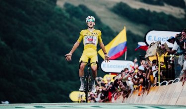 Tadej Pogacar volvió a destrozar el Tour el imponerse en la etapa 14. 