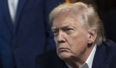 Trump vuelve a arremeter contra los medios por publicar "noticias falsas"