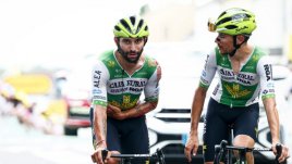 Así arribó a la meta el ciclista antioqueño, tras la fuerte caída en la etapa 12 del Tour.