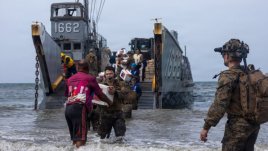 Ejército de EEUU concluye misión de ayuda tras doble terremoto en Venezuela