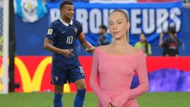 ​Mbappé sorprende en redes al publicar foto de Ester Expósito y borrarla a los pocos segundos