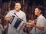 Checho Geles rinde homenaje a Omar Geles con un mosaico de seis clásicos del vallenato