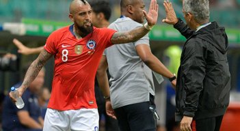 Arturo Vidal junto a Reinaldo Rueda en la Copa América de Brasil 2019./Foto: Archivo/La Opinión