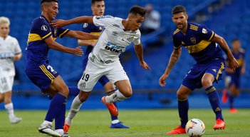 En el juego de ida, Boca y Santos igualaron 0-0/Foto: AFP