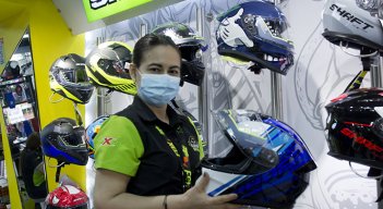 Los motociclistas deben asegurarse que el casco que usan cumpla con lo previsto en la Resolución 23385, antes de hacer la  inversión en un casco nuevo. /Fotos Luis Alfredo Estévez