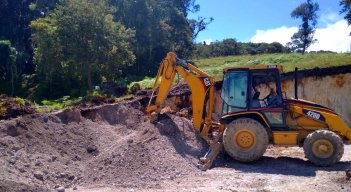 Mediante el banco de maquinaria amarilla vienen siendo rehabilitadas las vías que fueron  afectadas por las lluvias de los últimos meses de 2020./ Foto cortesía 