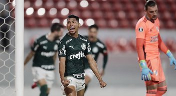 En la ida, el ‘verdao’ goleó 3-0 a River en Argentina en un duelo que el colombiano Jorge Carrascal vio la tarjeta roja./ Foto:AFP