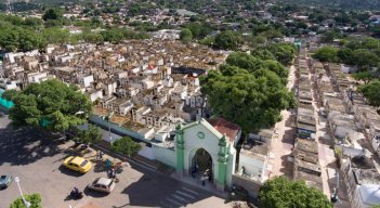 Entre seis meses a un año, se espera que cierre el Cementerio Central. / Foto: Archivo