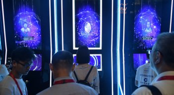 Estados Unidos lidera a sus rivales en el desarrollo y uso de inteligencia artificial mientras China está creciendo rápidamente y la Unión Europea está rezagada, según mostró un informe de investigación el 25 de enero de 2021. / Foto: AFP