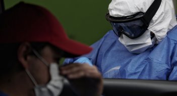 En las últimas 24 horas se procesaron 50.407 muestras: 30.217 PCR y 20.190 de antígenos. / Foto: Colprensa