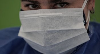 En las últimas 24 horas se procesaron 48.509 pruebas: 28.426 PCR y 20.083 de antígenos. / Foto: Colprensa