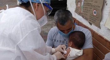 Los menores de edad deben ser vacunados