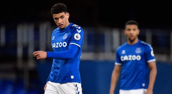 Una mala tarde tuvo el Everton en la Liga Premier