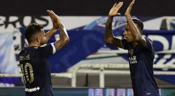 Edwin Cardona (izquierda) y Sebastián Villa, grandes figuras de Boca.