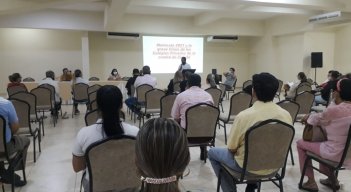 Aspecto del foro de los rectores de colegios privados en el que se discutió la situación de estos planteles. / Foto cortesía para La Opinión