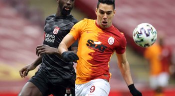 Radamel Falcao marcó un doblete ante el Sivasspor por la Liga Turca. 