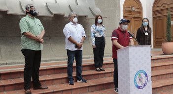 El gobernador Silvano Serrano envió ayer un mensaje de tranquilidad a los nortesantandereano en cuanto tiene que ver con el proceso de vacunación para la población que aún no le ha llegado el turno. / Foto Alfredo Estévez/La Opinión