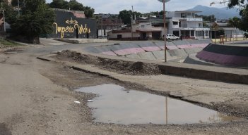 Aguas Kpital señaló que va a hacer un recorrido para verificar cuál es el estado de las vías y dar un reporte ante estas quejas. /Luis Alfredo Estévez/ La Opinión 