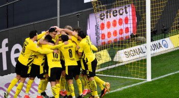 El Borussia Dortmund enfrenta al Borussia  Monchengladbach. / Foto: AFP