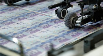La cartera de Hacienda está dedicada a preparar una propuesta fiscal que consiga unos 15 billones de pesos para el próximo año. / Foto: Colprensa 