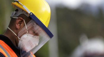 El Gobierno entrega los recrusos exclusivamente a los empleadores para que sirvan de apoyo en el pago de los salarios. / Foto: Colprensa