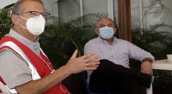 Óscar García Poveda, director País de Veolia Colombia y Pedro Arnulfo García, gerente de Veolia en Cúcuta.  