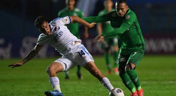 Jarlan Barrera (a la derecha), jugador de Atlético Nacional.