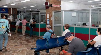 La atención en Hacienda se cumple con todas las medidas de bioseguridad./Foto Alfredo Estévez