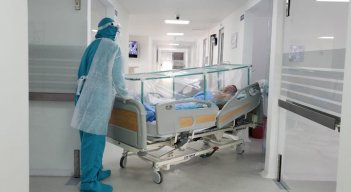 El gobernador Silvano Serrano informó que la medida se tomó a manera de contención de los contagios y como prevención, porque en dos semanas el nivel de ocupación de las Unidades de Cuidados Intensivos subió 20 puntos porcentuales y ya se ubica en 56%, con corte de este domingo. / Foto: Archivo