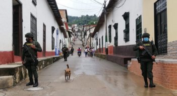 ‘Tigre’, un perro que vivía en la Estación de Policía de Convención, no tuvo suerte y recibió un disparo mortal durante un hostigamiento del Eln. / Foto: Cortesía