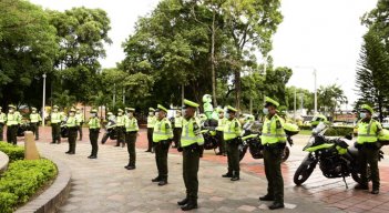 La presentación del nuevo equipo de Tránsito la hizo el alcalde Jairo Yáñez, desde un acto en el parque Simón Bolívar del barrio Colsag. / Foto: Alcaldía