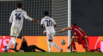 El Real Madrid volvió a mostrarse fiable en su competición fetiche ante un Liverpool que despertó en la segunda parte. / Foto: AFP