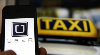Los taxistas se quejan del transporte informal y rechazan el proyecto de ley 003 que se discute en el Congreso, el cual regula las plataformas digitales que ofrecen el servicio de transporte. / Foto: Archivo