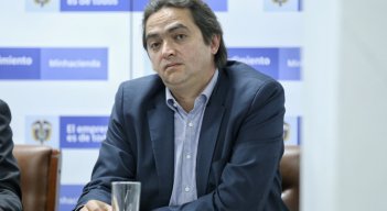 Según cifras del Ministerio de Hacienda, con la 'Ley de Solidaridad Sostenible' se buscaría recaudar 26 billones de pesos, de los cuales 11 billones se necesitan para pagar los giros de los nuevos programas sociales. / Foto: Colprensa