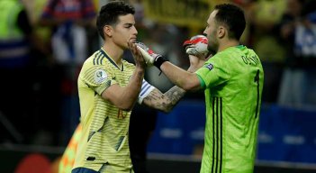 James Rodríguez y David Ospina jugadores de la selección Colombia 