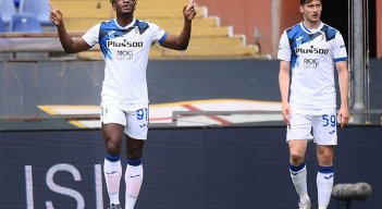 Duván Zapata dio el triunfo al Atalanta sobre el Genoa.  