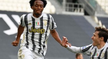 Juan Guillermo Cuadrado marcó un doblete en la victoria 3-2 de la Juventus ante el Inter. 