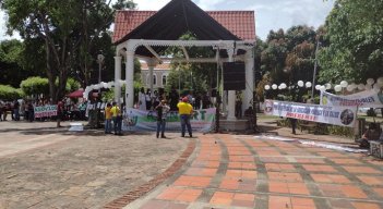 En el parque Colón se reunieron las organizaciones sociales en honor al primer mes del paro nacional./Foto: Paola Ríos - La Opinión