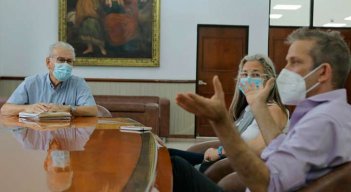 El alcalde, Jairo Yáñez, recibió en su despacho al embajador de Canadá, Marcel Lebleu./Foto Cortesía