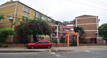 En otra época, la construcción de ‘Los Bloques‘ fue un aire innovador y atractivo para la urbanización. / Fotos Pablo Castillo / La Opinión.