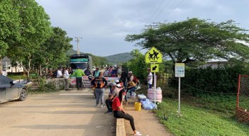 Productores de arroz mantienen bloqueada la vía entre Cúcuta y Puerto Santander. / Foto: Cortesía