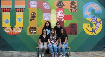 Los estudiantes Yuliana Vargas, Luis Jerez, Camila Caro, Emily Ortiz y Marlyn Orellanos se postularon a los Premios en la categoría Senior con la agencia lateral de diseño, enfocada en la producción de ideas originales y creativas, junto con la propuesta de una campaña publicitaria denominada ‘Úsala bien’. / Foto: Cortesía