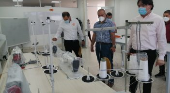 La maquinaria fue destinada al área de las confecciones y diseño de modas para capacitar a más de 900 aprendices del SENA en Cúcuta. / Foto Cortesía 