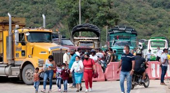 las autoridades y organizaciones sociales harán anuncios sobre el desbloqueo de las vías./Foto Alfredo Estévez