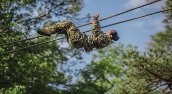 Entramiento o curso en la base militar de Fort Jackson (Carolina del Sur)./ Cortesía/La Opinión 
