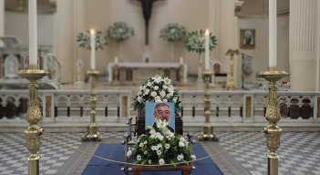Monseñor Pedro Botello.