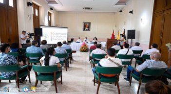 El encuentro permitió que tanto las entidades oficiales como la comunidad educativa (docentes, padres de familia, estudiantes y personal administrativo) expresaran sus opiniones libremente. / Foto: Cortesía/ La Opinión 
