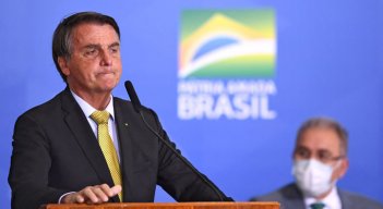 La Fiscalía instauró este viernes una investigación sobre acusaciones formuladas contra el presidente Jair Bolsonaro por sospechas de que no denunció una tentativa de corrupción en la compra de la vacuna india anticovid Covaxin. / Foto: AFP