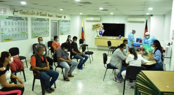 En las oficinas administrativas del segundo piso de Cenabastos se cumple la jornada. / Foto: Cortesía