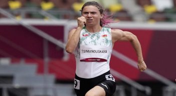 Krystsina Tsimanouskaya señaló que la están obligando a abandonar Japón contra su voluntad y tiene miedo de acabar en la cárcel./Foto: Colprensa